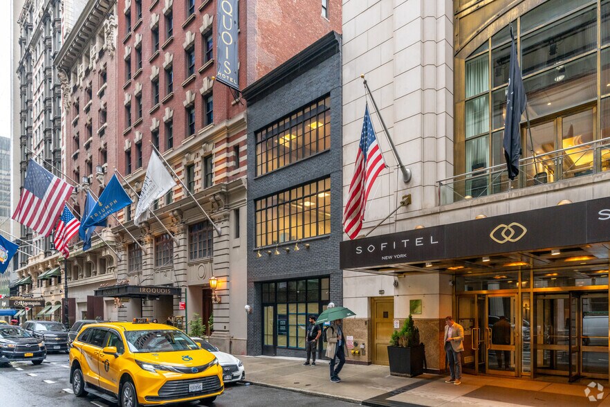 More Photos Of 47 W 44th St, New York General Retail For Lease