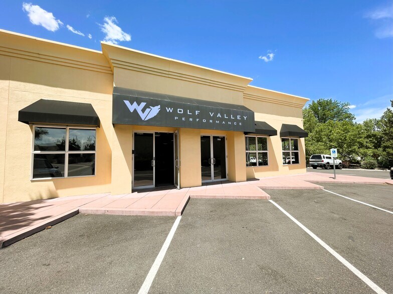 More Photos Of 770-780 Smithridge Dr, Reno Showroom For Lease