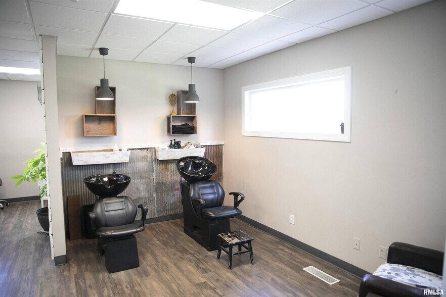 More Photos Of 987 Clock Tower Dr, Springfield Apartments For Sale
