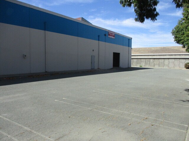 More Photos Of 2685 E Leland Rd, Pittsburg Freestanding For Lease