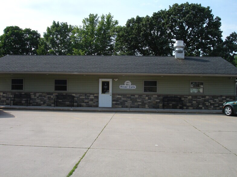 More Photos Of 23991 3rd St, Trempealeau Restaurant For Sale