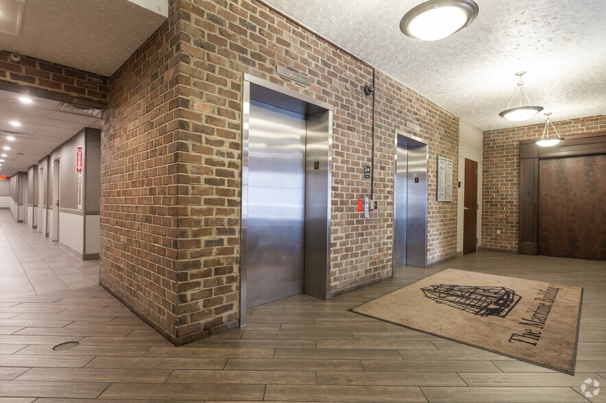 More Photos Of 215 E Bay St, Charleston Office For Lease