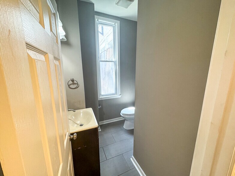 More Photos Of 1703-1705 Saint Paul St, Baltimore Apartments For Sale