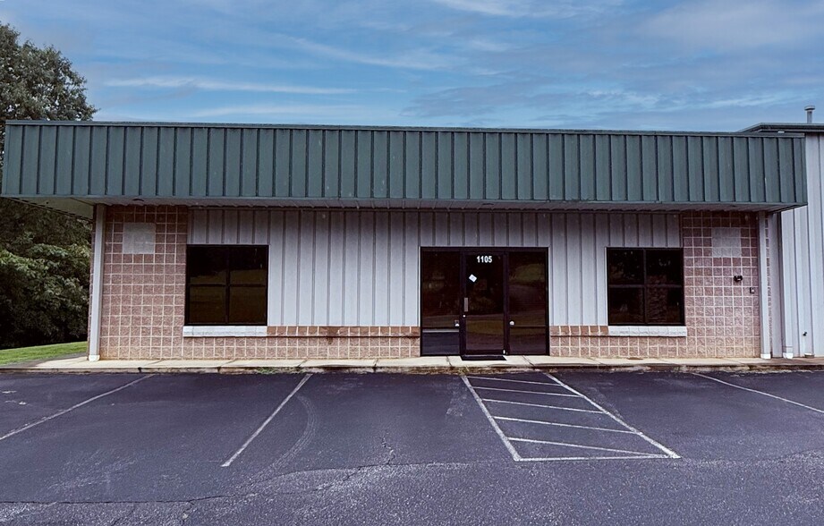 More Photos Of 1105 Old Buncombe Rd, Greenville Flex For Lease