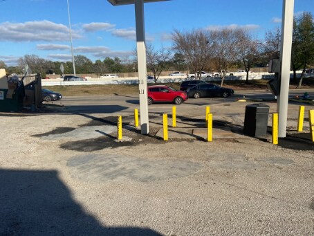 More Photos Of 720 W Sam Houston Pkwy S, Houston Convenience Store For Lease