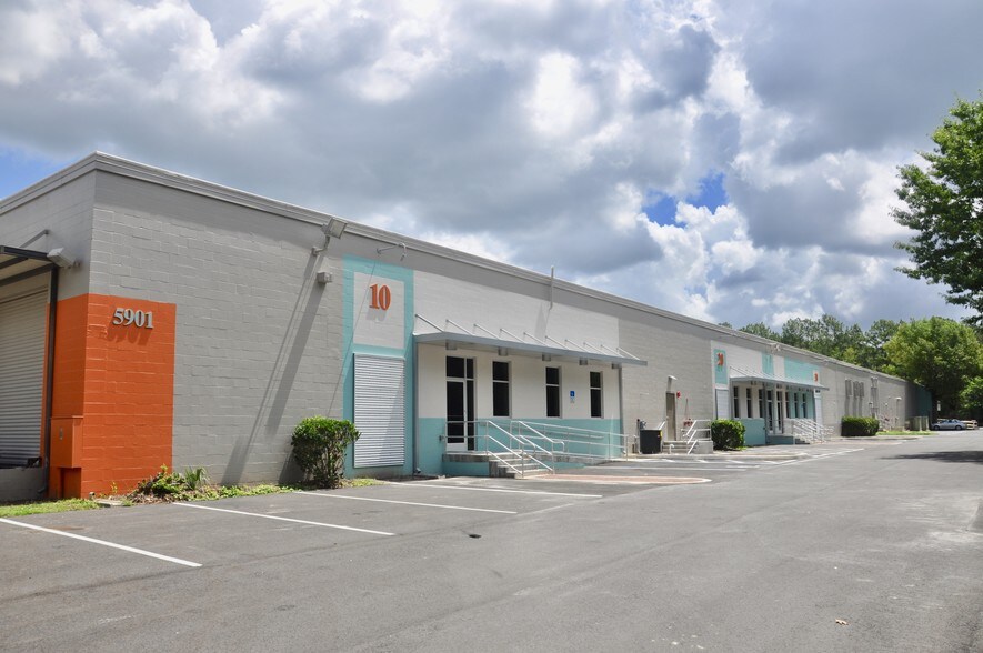 Primary Photo Of 5901 NE Waldo Rd, Gainesville Warehouse For Lease