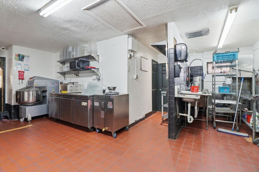 More Photos Of 859 S US Highway 41, Inverness Restaurant For Sale