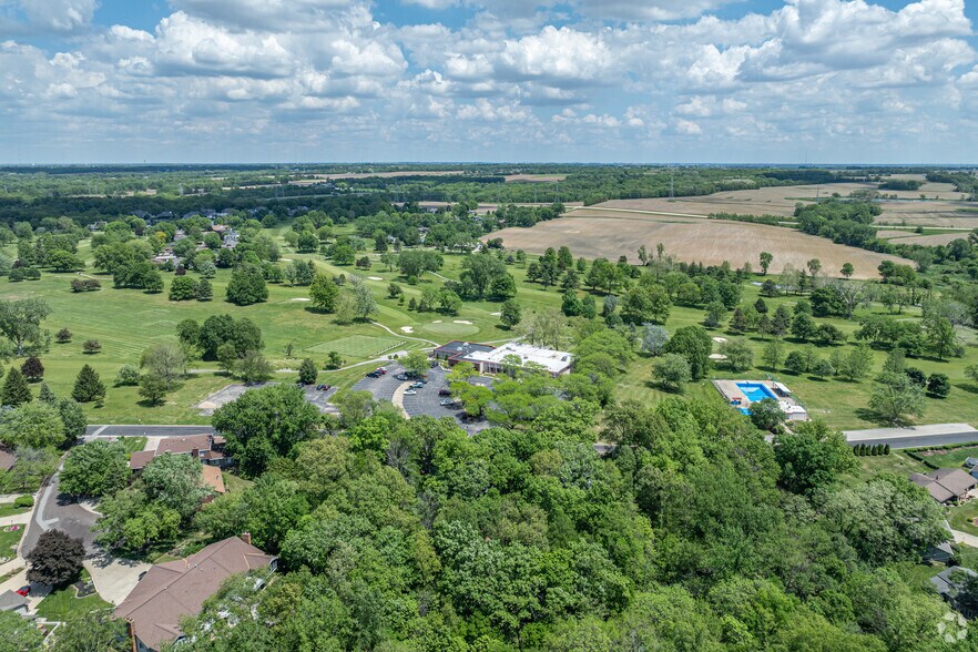 More Photos Of 310 Country Club Dr, Pekin Golf Course Driving Range For Sale