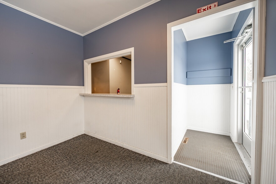 More Photos Of 814 E Washington St, Greencastle Medical For Sale