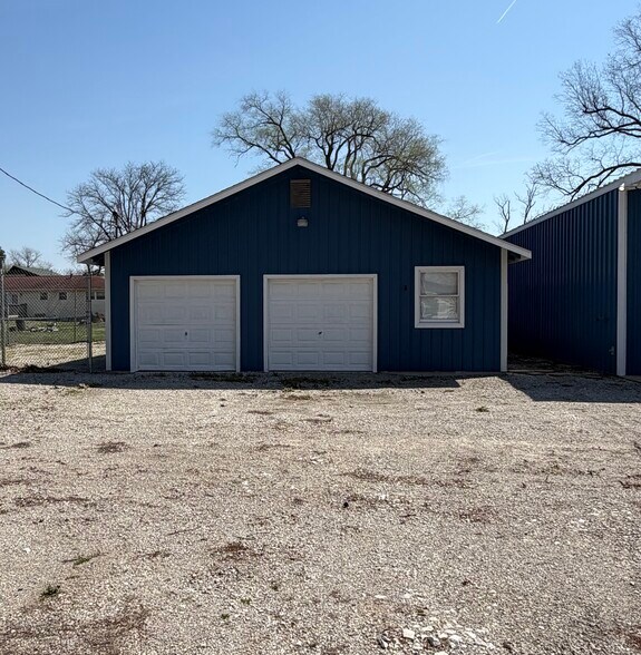 More Photos Of 1460 Farnham St, Portage Des Sioux General Retail For Sale