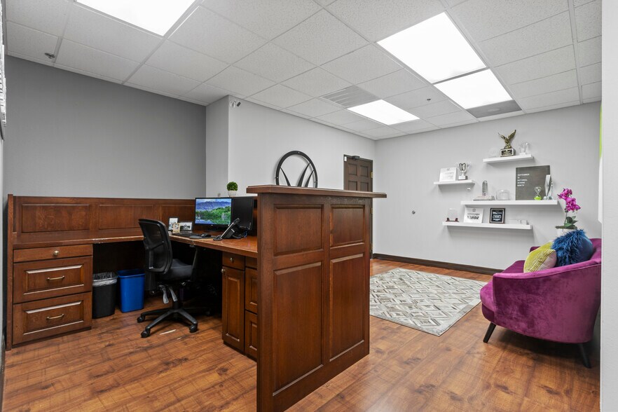More Photos Of 17734 Preston Rd, Dallas Office For Sale