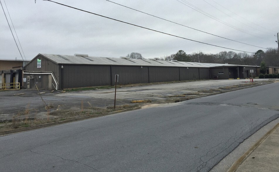 Primary Photo Of 312 E Ellawood Ave, Cedartown Warehouse For Lease