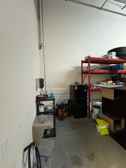 More Photos Of 801-893 Kings Hwy, Fort Pierce Light Manufacturing For Sale