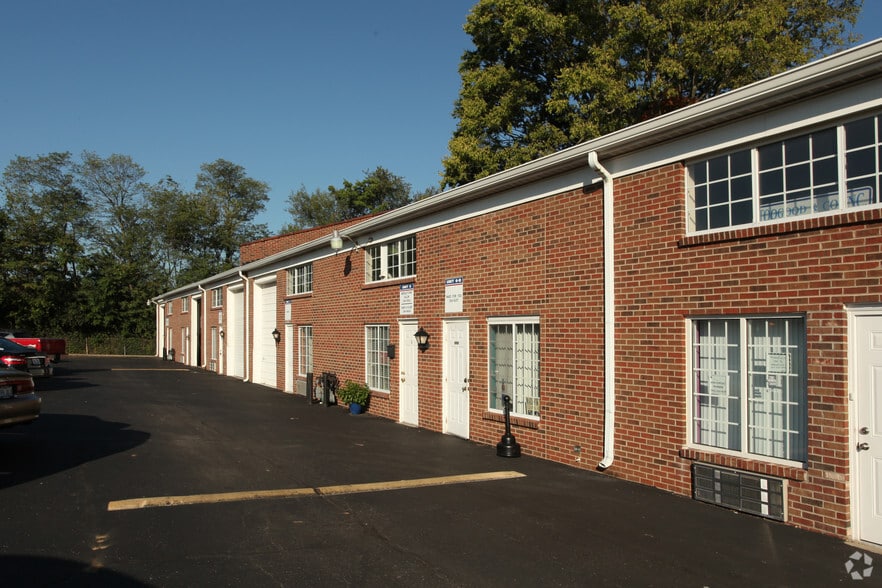 More Photos Of 206 Old Harrods Creek Rd, Louisville Flex For Lease