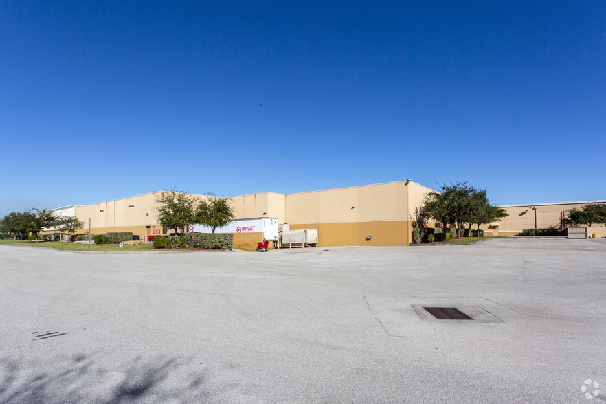 More Photos Of 9350-9400 Dynasty Dr, Fort Myers Unknown For Lease