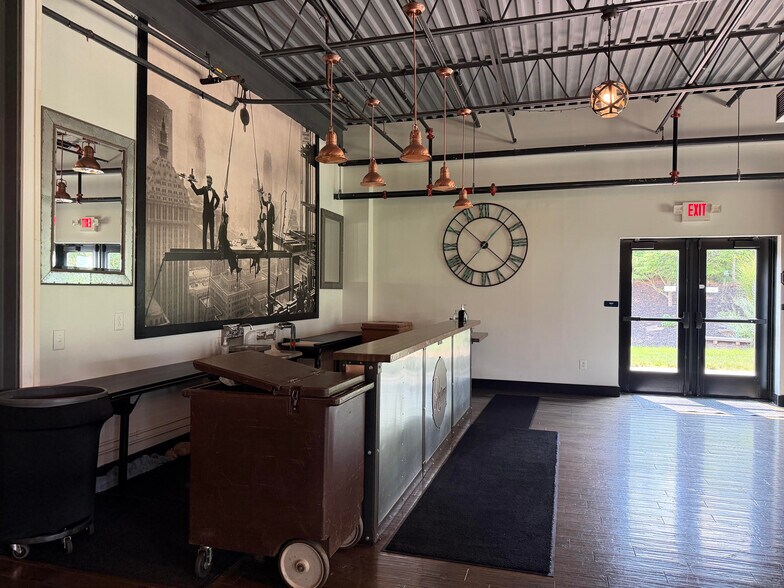 More Photos Of 101 Friends Ln, Newtown Flex For Lease