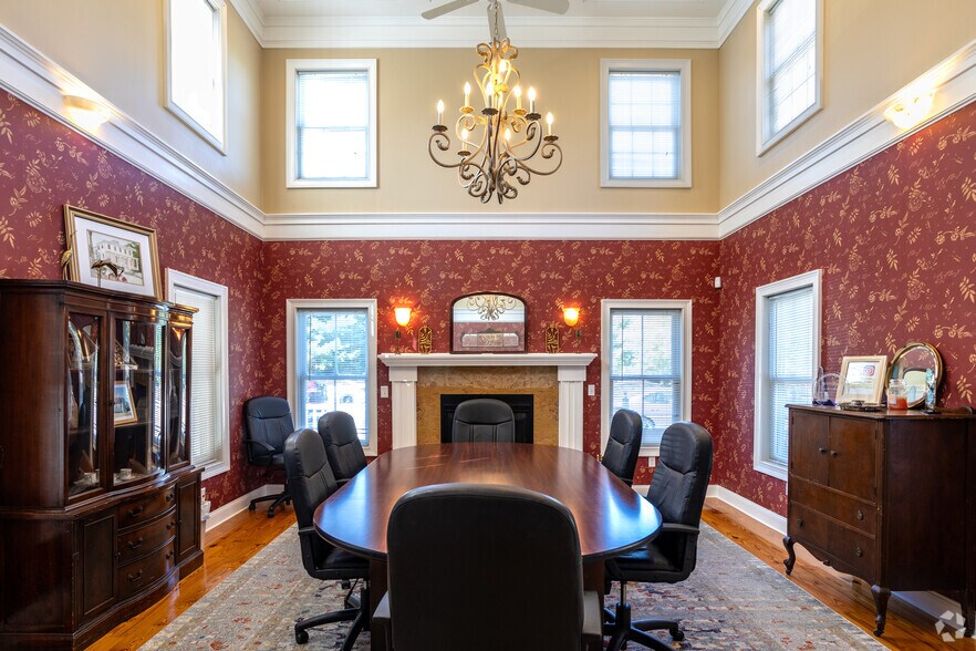 More Photos Of 26 S Maple Ave, Marlton Office For Lease