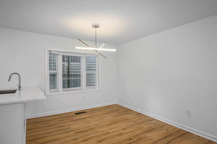 More Photos Of 704 Durant Pl NE, Atlanta Apartments For Sale