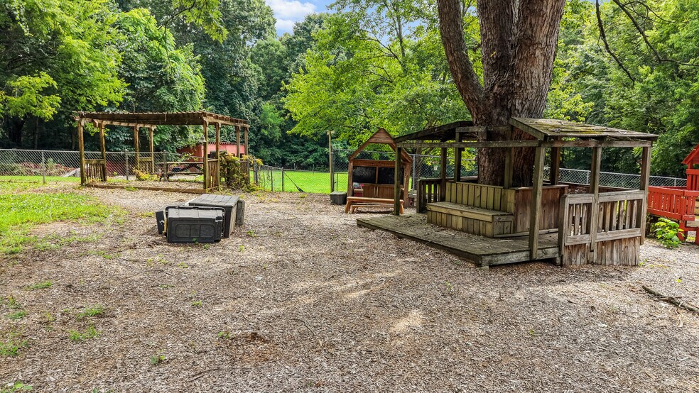 More Photos Of 11749 Snyder Rd, Knoxville Daycare Center For Sale
