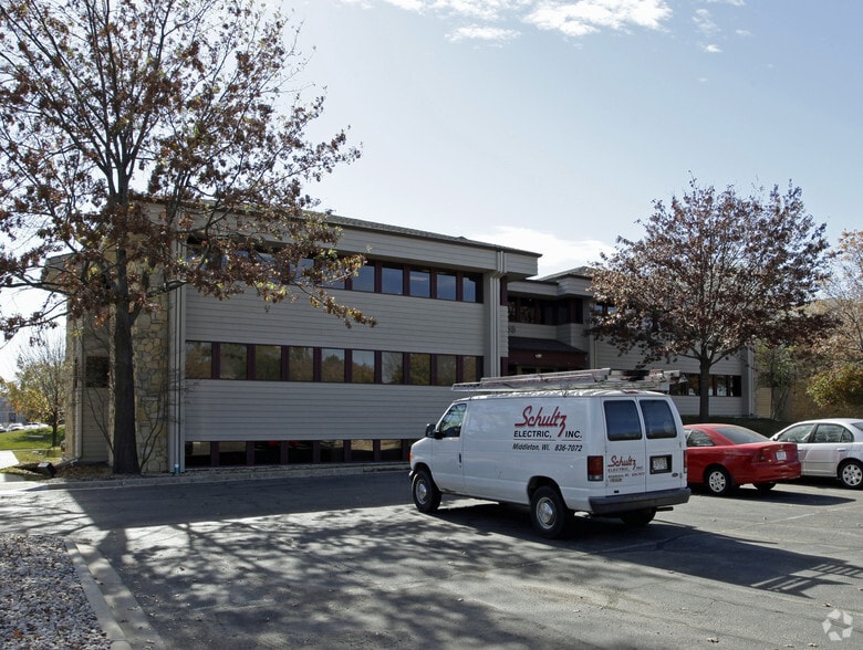 More Photos Of 1 Point Pl, Madison Unknown For Lease