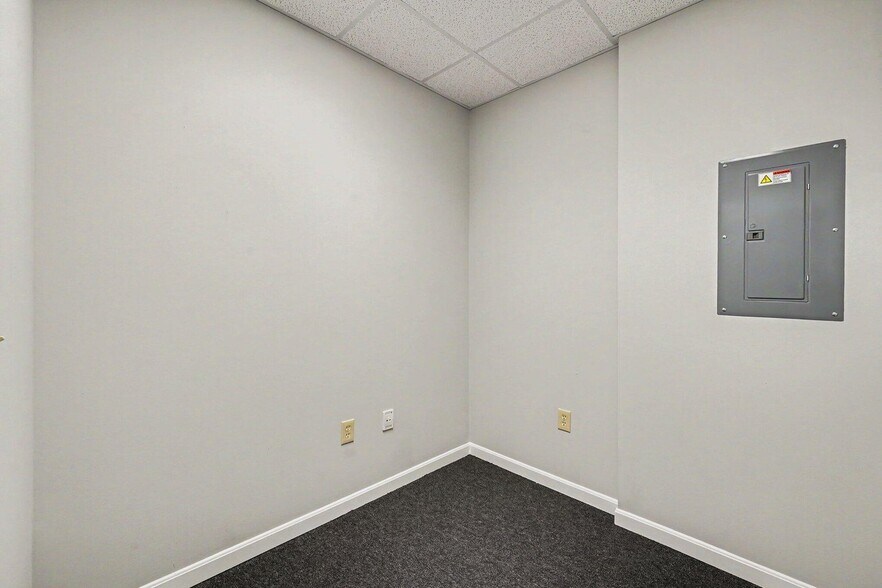 More Photos Of 6900 Houston Rd, Florence Office For Lease