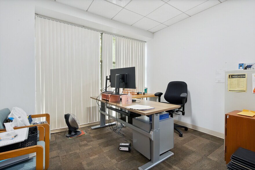 More Photos Of 221 W Gowe St, Kent Bank For Sale