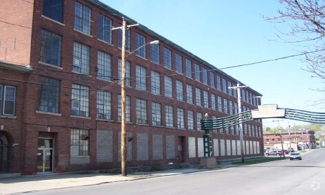 More Photos Of 811 Court St, Utica Office For Sale