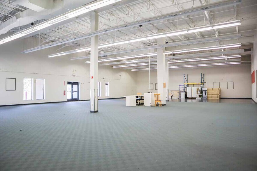 More Photos Of 8686 Florline Blvd, Baton Rouge Freestanding For Lease