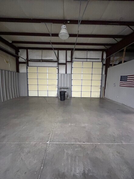 More Photos Of 1117 Valley Ridge Ct, Grain Valley Flex For Lease