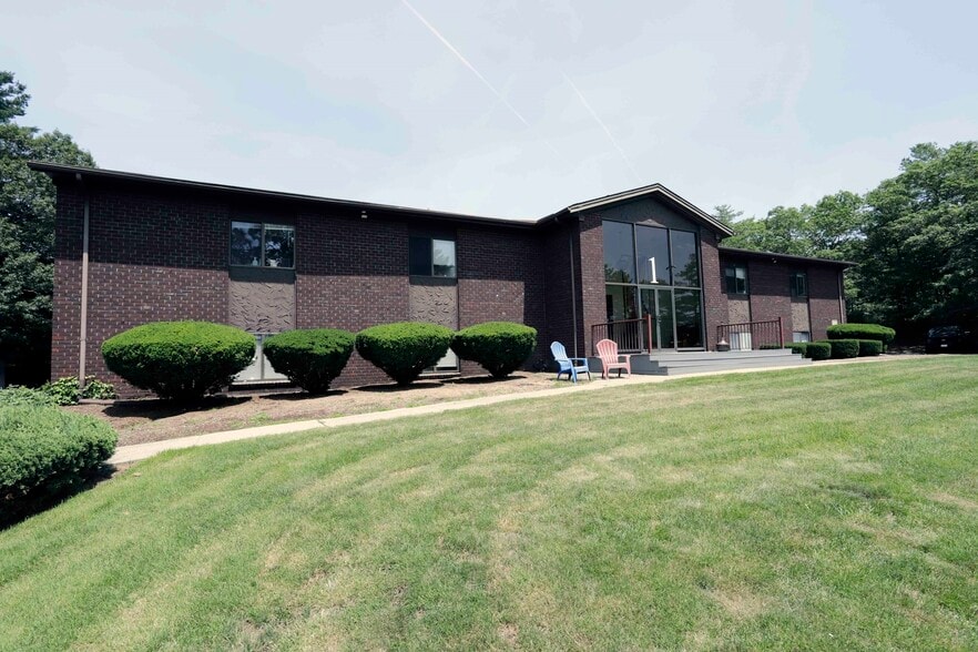 More Photos Of 1 Welby Rd, New Bedford Office For Sale