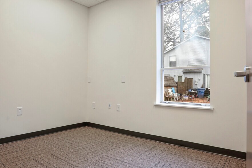 More Photos Of 123 S Lynnhaven Rd, Virginia Beach Office For Lease