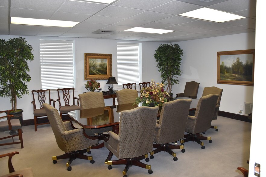 More Photos Of 4411 N Central Expy, Dallas Office For Lease