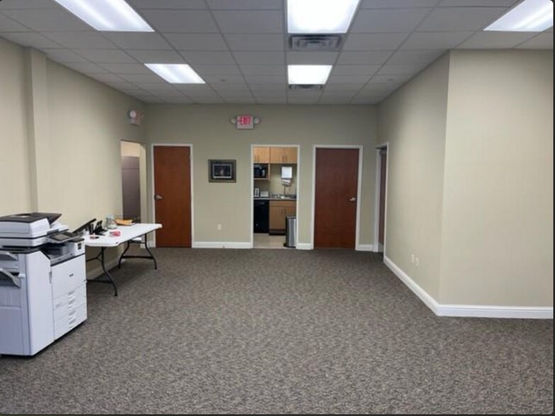 More Photos Of 900 W Causeway Approach, Mandeville Office For Lease
