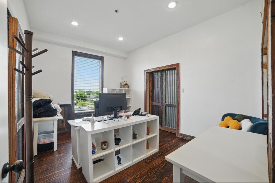 More Photos Of 10941 State Highway 78, Lavon Office For Sale