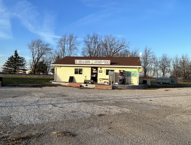 Primary Photo Of 18845 IL-54, De Witt Storefront Retail Office For Sale