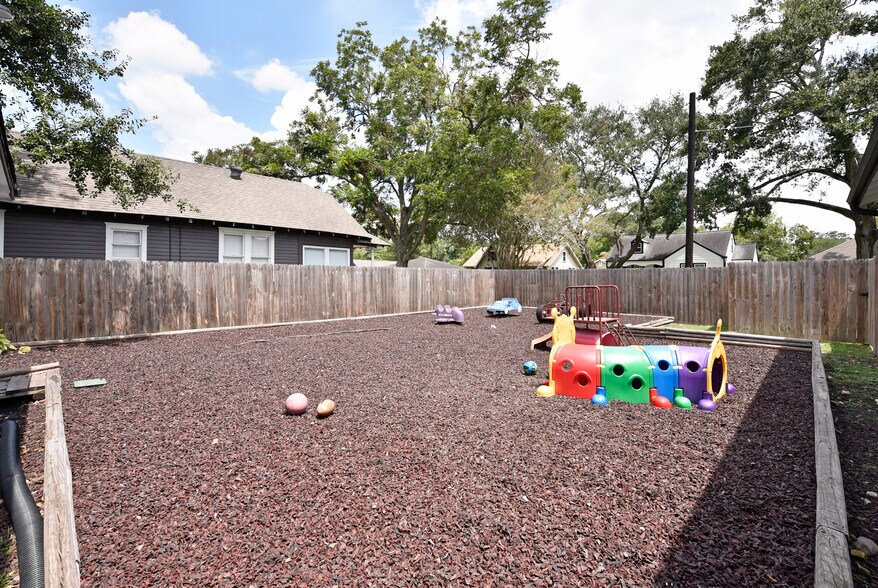 More Photos Of 1220 Mulcahy St, Rosenberg Religious Facility For Sale