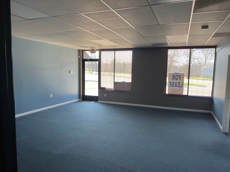 More Photos Of 1400 Scott Lake Rd, Waterford Office For Lease