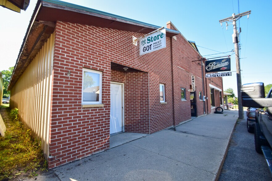 Primary Photo Of 111 Main St, Roscoe Bar For Sale