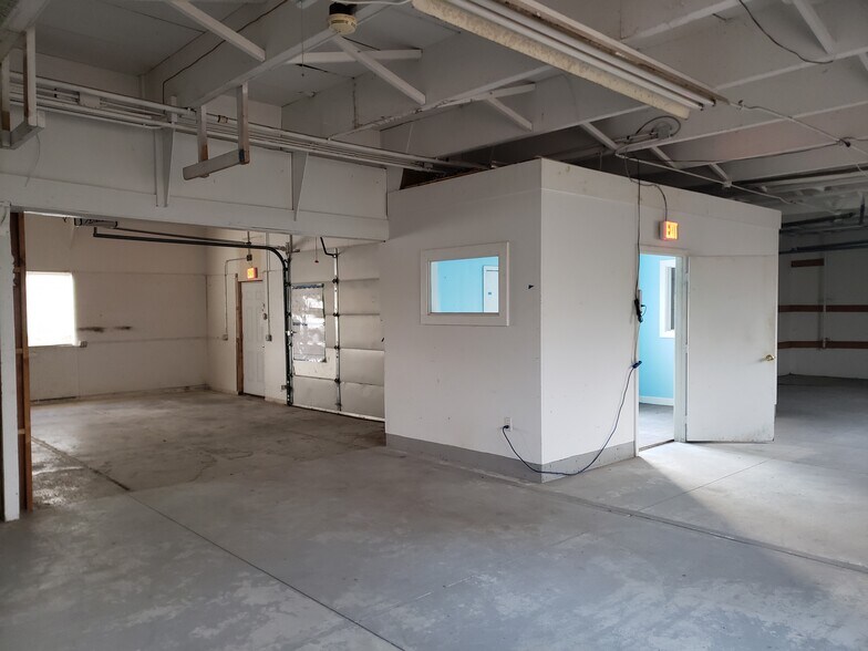 More Photos Of 348 Hokum Rock Rd, South Dennis Warehouse For Sale