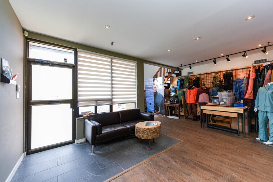 More Photos Of 750 Oakdale Rd, Toronto Light Distribution For Sale