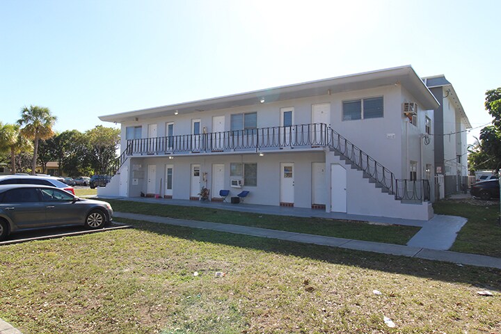 Primary Photo Of 1999 NE 168th St, Miami Apartments For Sale