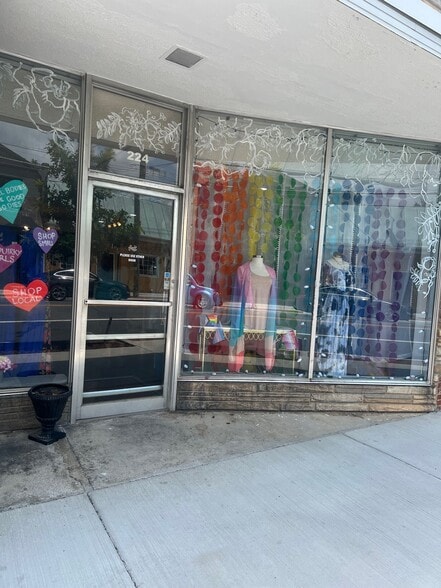 More Photos Of 218-224 S Loudoun St, Winchester Storefront For Sale
