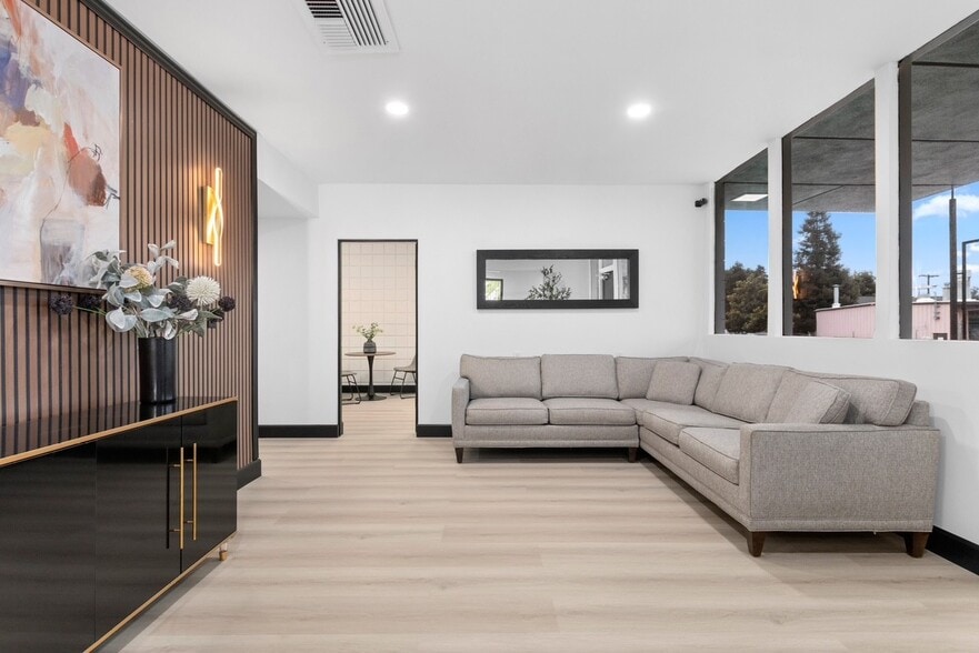 Primary Photo Of 2520 L St, Bakersfield Medical For Lease