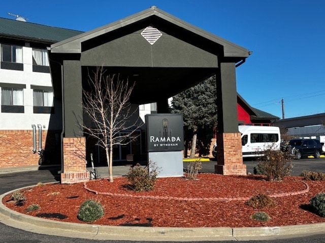 More Photos Of 16921 E 32nd Ave, Aurora Hotel For Sale