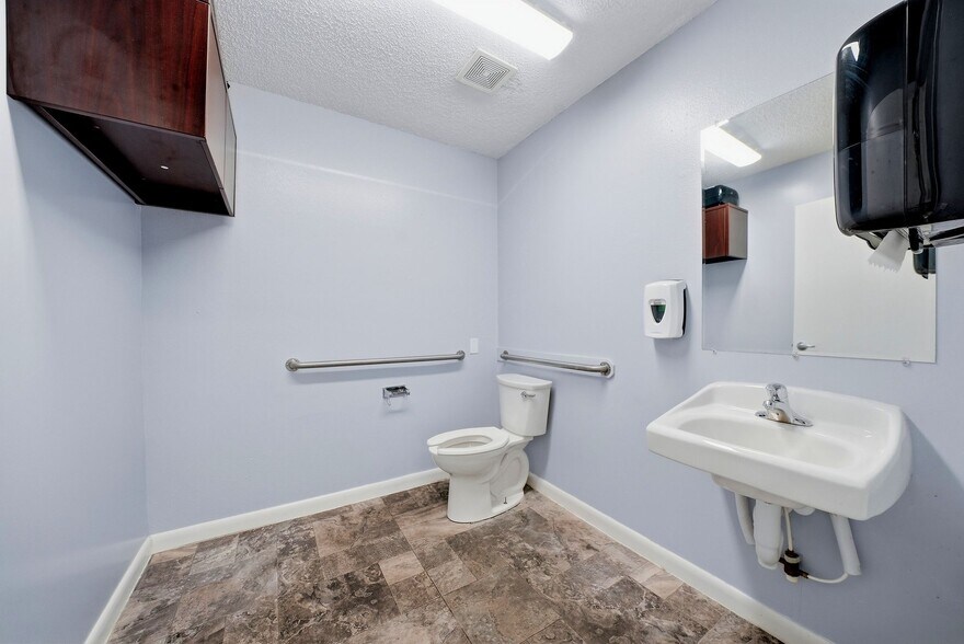 More Photos Of 2886 Whitney Rd, Clearwater Storefront Retail Residential For Sale