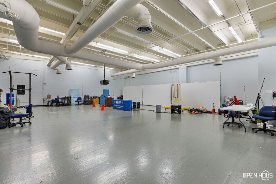 More Photos Of 2813 Central Fwy E, Wichita Falls Industrial For Sale