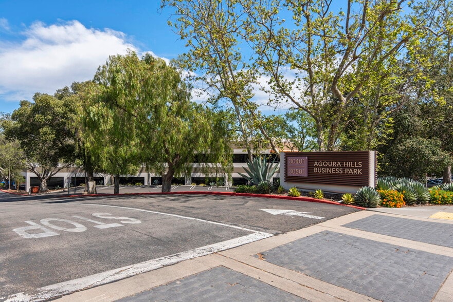 More Photos Of 30501 Agoura Rd, Agoura Hills Office For Lease