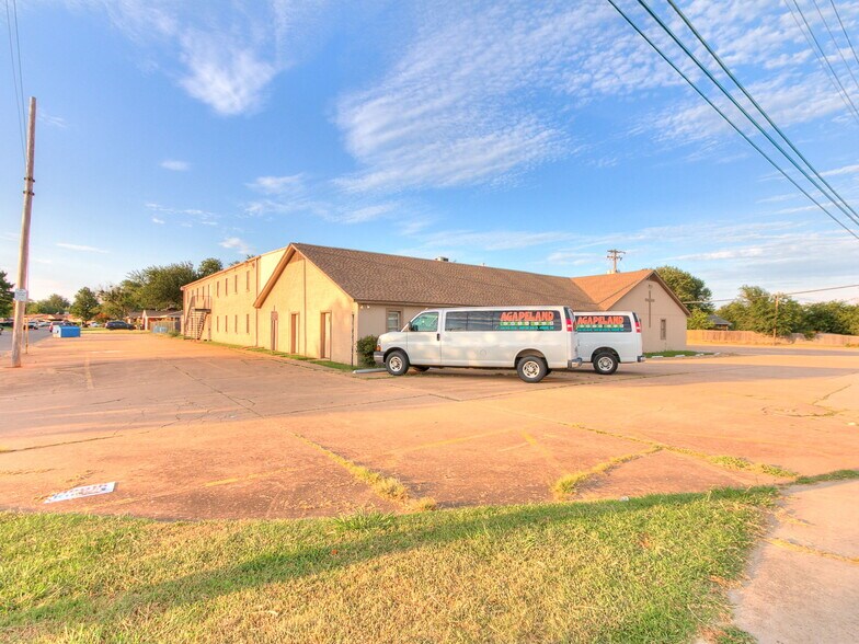 More Photos Of 809 SW 4th St, Moore Religious Facility For Sale