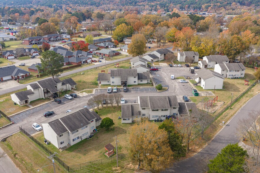 Primary Photo Of 401 N Cumberland Ave, Russellville Apartments For Sale