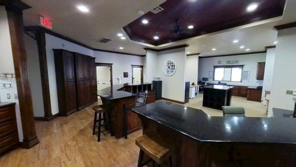More Photos Of 1001 Hospital Cir, Kingfisher Medical For Sale